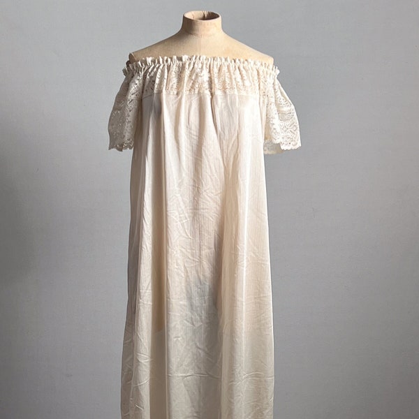 Vintage Cream Colored Edwardian Victorian Style Lace Off the Shoulder Nightgown NWOT K-10