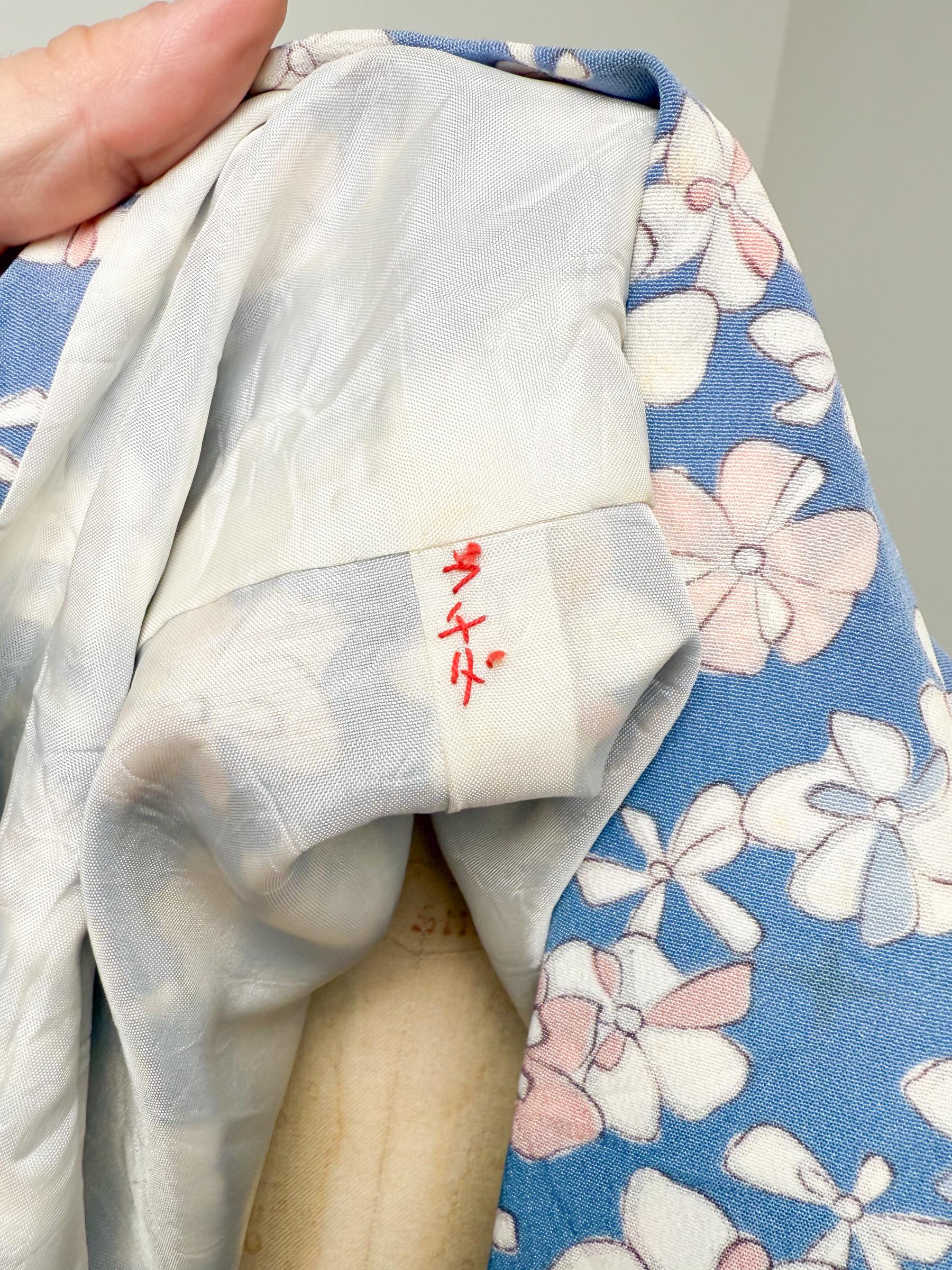 ヴィンテージ川島織物シルク着物：サイン入りコレクターズアイテムの