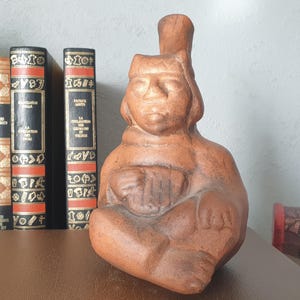 Vintage anthropomorphic terracotta vase – pre-Columbian Moche style – Andean ceramics from Peru