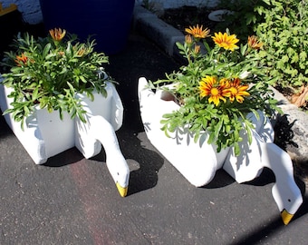 Swan planter