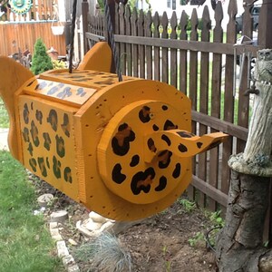 Leopard birdhouse image 3