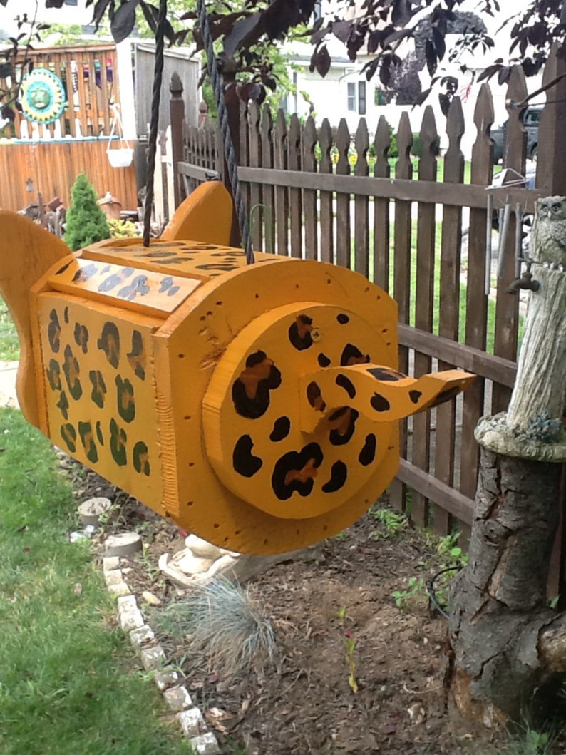 Leopard birdhouse image 3