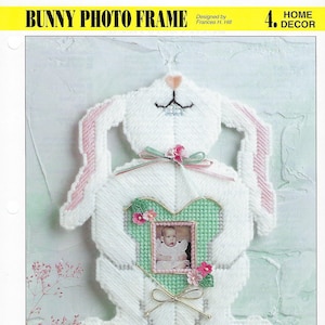 Bunny Photo Frame Plastic Canvas Pattern/Annie&#39;s International Pattern Club