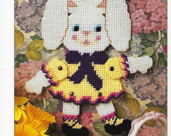 Rabbit Wall Hanging Plastic Canvas Pattern/Annie's International Pattern Club