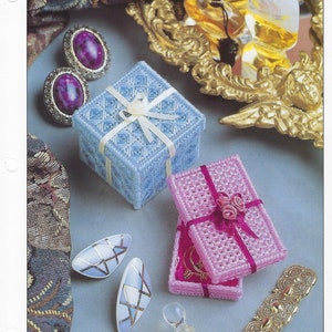 Tiny Gift Boxes Plastic Canvas Pattern/Annie's International Pattern Club