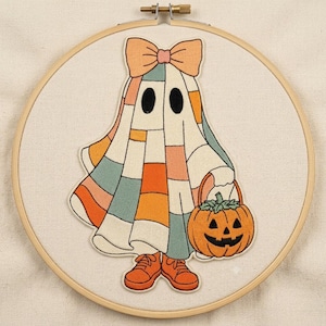 Broderidesign med Halloween-quilt och spöke, maskinmönster för rosett och pumpakorg, PES DST HUS vp3 xxx konstformat