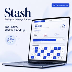 Może przedstawiać: Laptop z aplikacją Stash Savings Challenge Tracker. Ekran pokazuje cel oszczędnościowy w wysokości 1428 USD, okrąg postępu 28% oraz siatkę ponumerowanych kopert. Tekst na ekranie brzmi: Stash Savings Challenge Tracker. Tap. Save. Watch It Add Up.