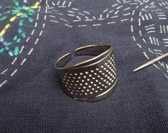 Knuckle Thimble | Clover Adjustable Ring Knuckle Thimble for Sashiko, Hand Quilting, Sewing - SILVER