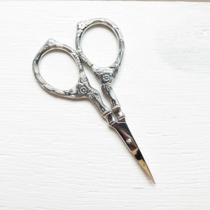 Modern Embroidery Scissors | Beautiful Thread Snips for Embroidery, Knitting, Cross Stitch, Sewing, Quilting, Needlework - TUDOR ROSE