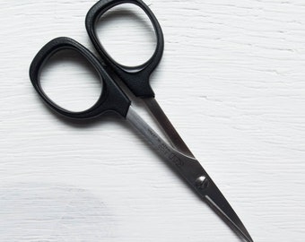 KAI Needlecraft Scissors | 4 inch Professional Quality CURVED Tip Embroidery Scissors for Hand Embroidery, Cross Stitch (N5100C)