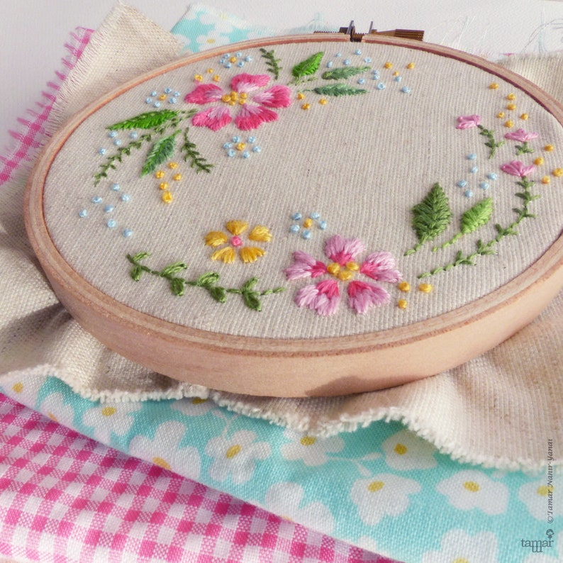 Modern Hand Embroidery Kit 4 inch 10 cm Floral Hoop Art Embroidery Pattern by Tamar Nahir Yanai CIRCLE OF FLOWERS image 2