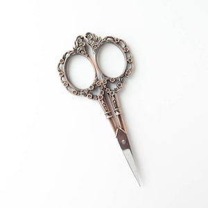 Embroidery Scissors | Antique Style Victorian Rose Gold Embroidery Scissors for Sewing, Quilting, Embroidery, Cross Stitch, Knitting