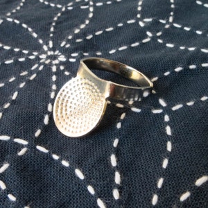 Sashiko Thimble | Clover Metal Sashiko Palm Thimble, Adjustable Ring Thimble with Flat Plate for Running Stitches, Sashiko, Boro Stiching