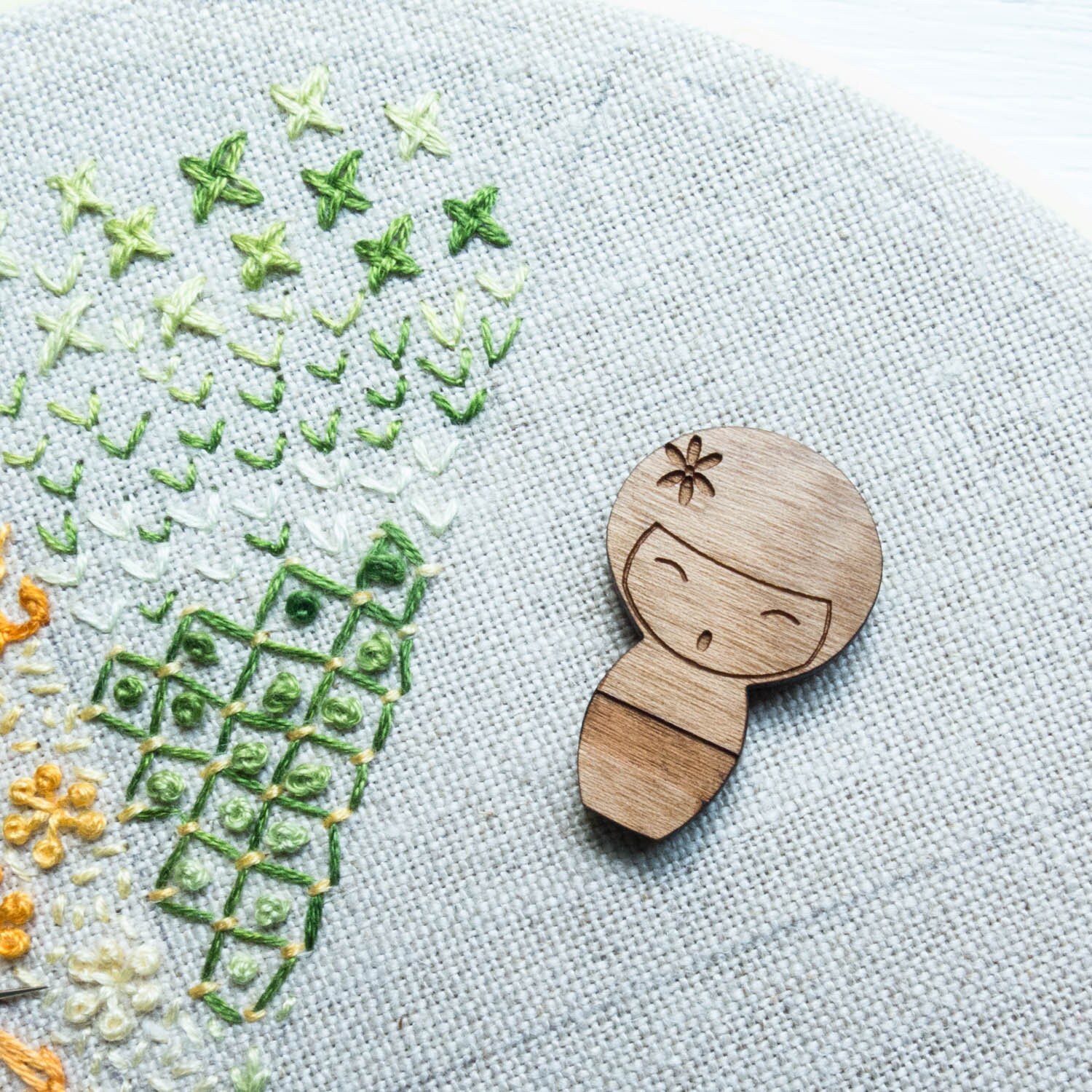 Cover Minder Elizabeth Wooden Needle Minder Cover Minder Elizabeth Wooden Needle Minder