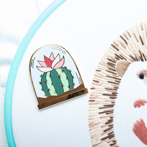 Needle minder | Enamel Needleminder for Cross Stitch, Hand Embroidery, Quilting, Needle Magnet - SUCCULENT