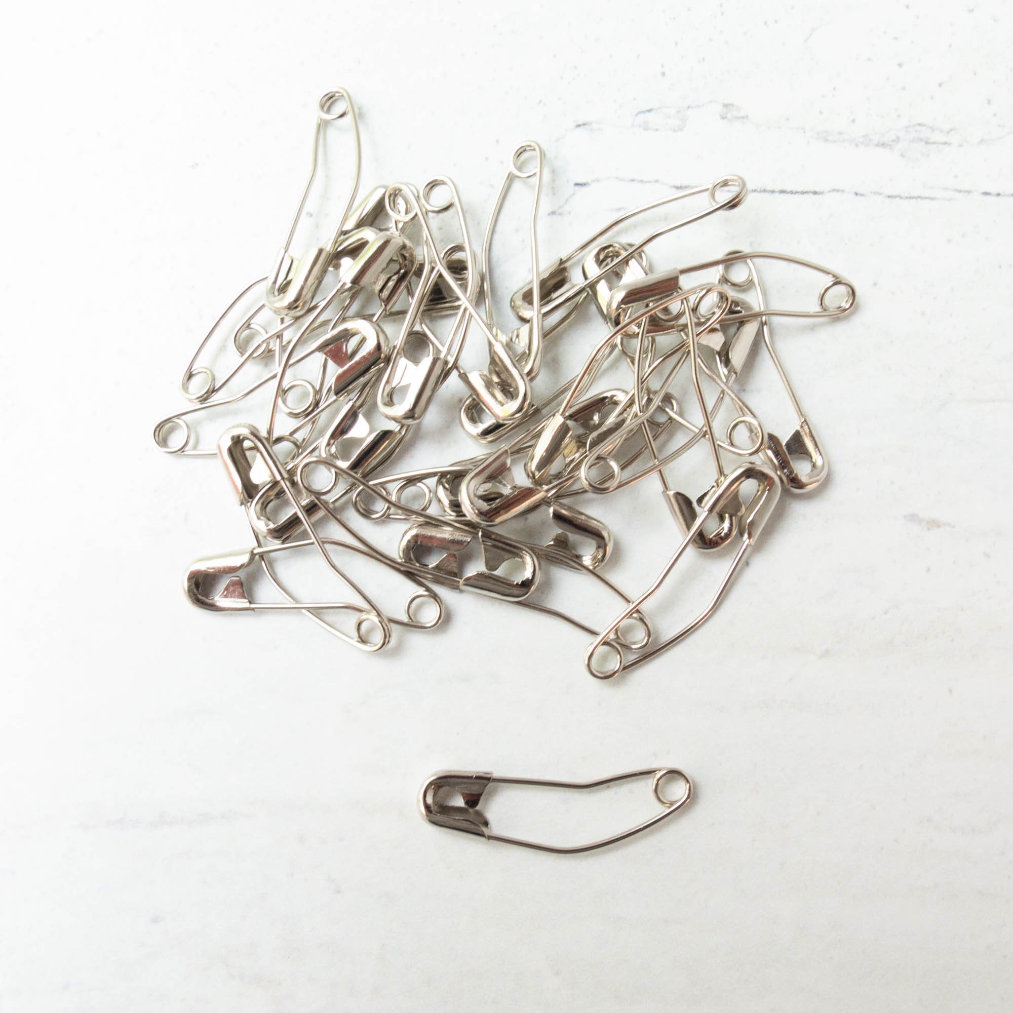 Bohin - Safety Pins #3, 1 9/16 Bohin - Safety Pins #3, 1 9/16