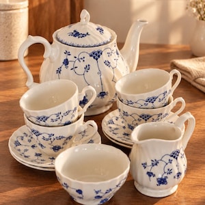 Churchill Finlandia Teeservice – Teetassen und Untertassen, Teekanne, Zuckerdose und Milchkännchen – Vintage-Geschirr