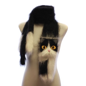送料無料 ニットマフラー タキシード猫。ふわふわソフトマフラー。黒と白の猫。猫のマフラー。ニット猫のマフラー。動物のマフラー