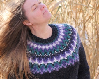 Lopapeysa Iceland knitted sweater 100 % pure Icelandic wool Black lilac green white Fair Isle