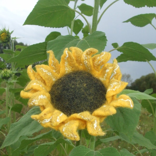 Felted flower brooch / Felted Sunflower / yellow felted flower with green leaves  / OOAK