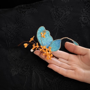 Silk Thread Butterfly Brooch Vintage Osmanthus Lapel Pin Cheongsam Accessory Autumn Coat Corsage Handmade Botanical Art