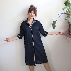Pijama vintage de nailon azul marino oscuro de Tom Girl Easter Isles, década de 1960