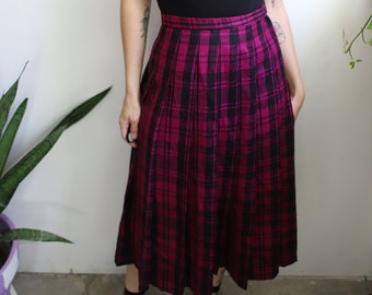 Vintage 1980s 25" waist Pendleton pink magenta and black tartan plaid wool skirt / pleated