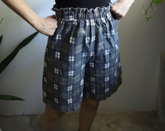 Vintage 1980s 90s small paper bag waist shorts / high rise / checkered cotton twill
