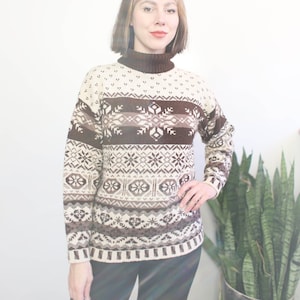 Vintage 1980s 90s small off-white brown fair isle turtleneck shirt sweater