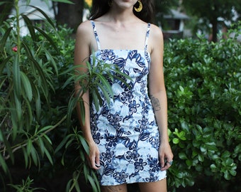 Vintage 1990s XS Byer Too! spaghetti strap Hawaiian hibiscus floral mini dress