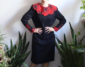 Vintage 1980s black + red plaid scalloped collar long sleeve dress