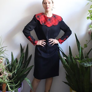 Vintage 1980s black + red plaid scalloped collar long sleeve dress