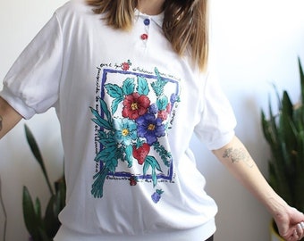 Vintage 1990s Cricket Lane short sleeve pullover sweatshirt sweater floral strawberry graphic