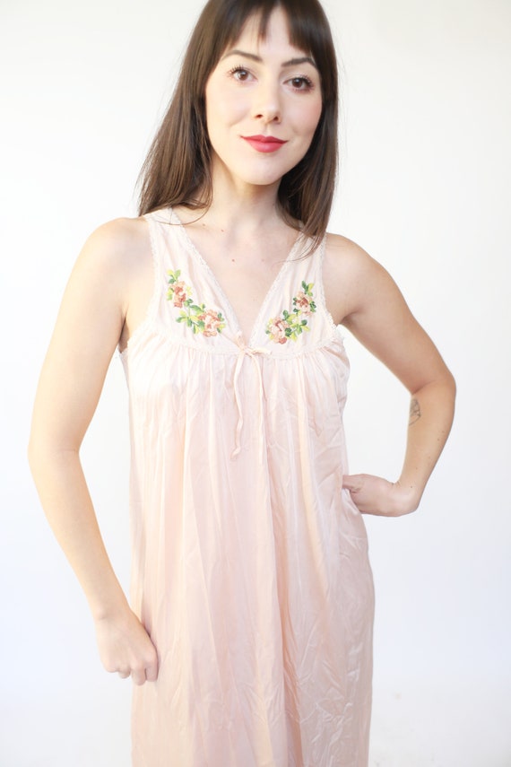 Vintage 1970s small peach pastel sleeveless nylon… - image 6