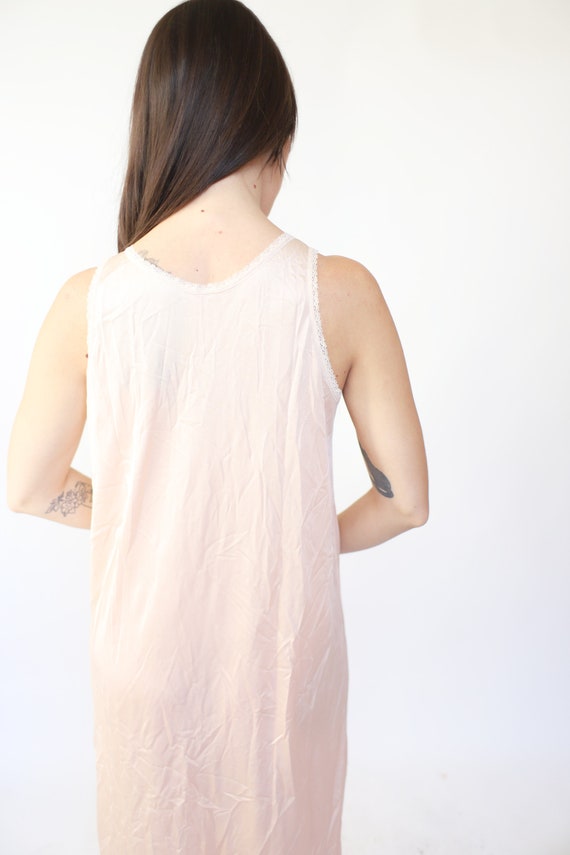 Vintage 1970s small peach pastel sleeveless nylon… - image 4