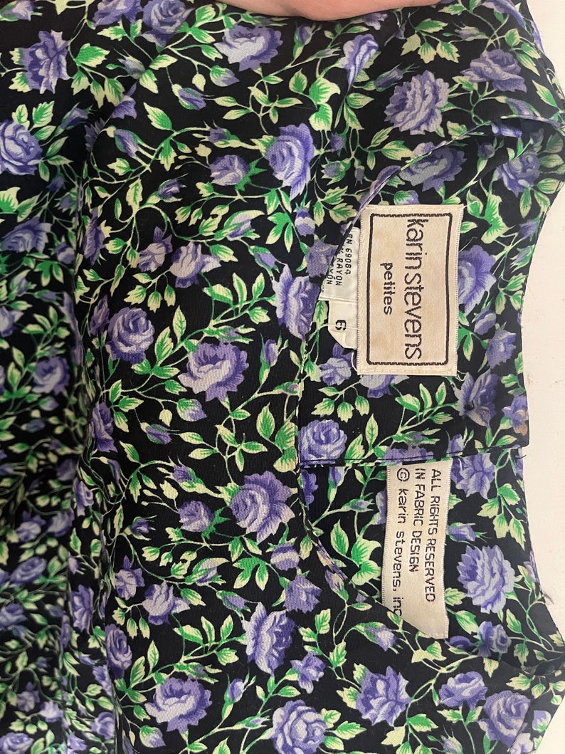 Robe midi florale foncée à manches courtes Karin Stevens Petites vintage des années 1990 image 10