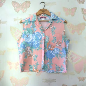 vintage 1980s 90s peach pastel sleeveless floral button down blouse cropped crop top