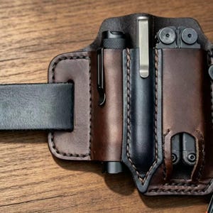 Vintage-style EDC tactical organizer  leather sheath for knives and flashlights  multifunctional everyday carry (EDC) waist pack.