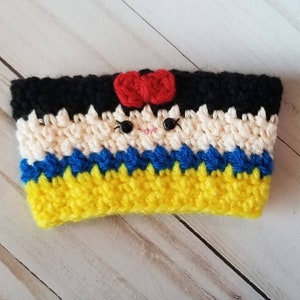 Crochet Snow White Coffee Cup Cozy image 2