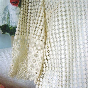 Vintage 1960&#39;s Cream Lace Mini Dress Dress Boho Mod Bust 36&quot; Hips 38&quot; Medium by Romney
