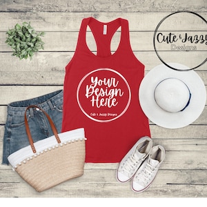 Rood Bella Canvas 6008 Vrouwen Racerback Tank Top Shorts Tennisschoenen Hoed Stro Tas Plant Digitale Afbeelding MOCKUP Sjabloon