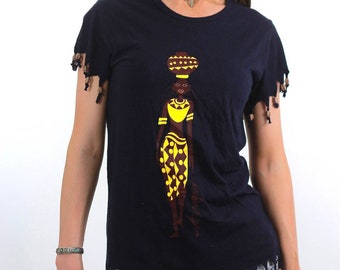 Top hippie con flecos de los años 70 y estampado tribal abstracto mediano