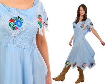 Traditional Mexican folk dress women floral print boho hippie Medium
