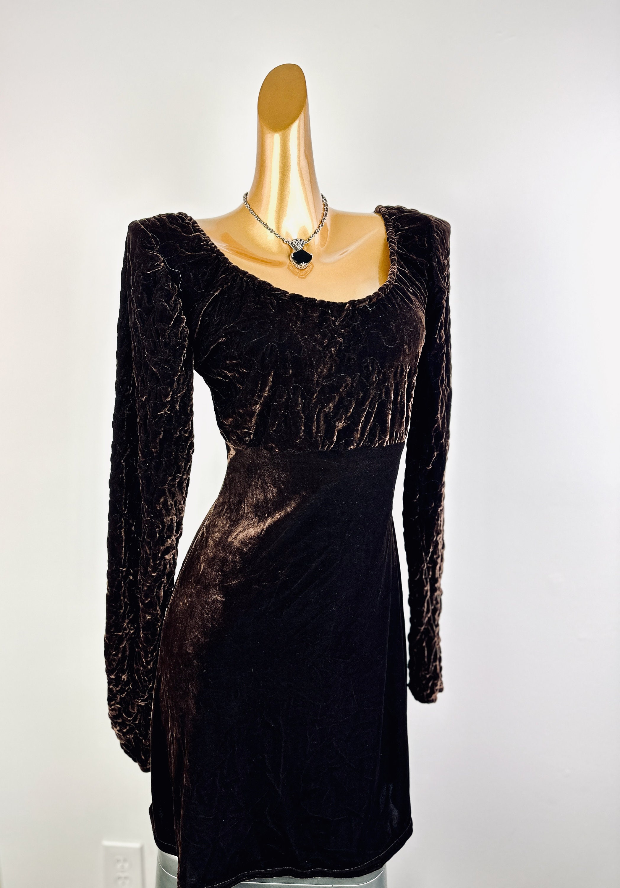 navy blue dress for baby girl A Style Icon Who Was Messy, Complicated and Largely Forgotten main image 0