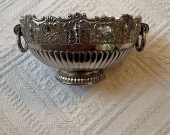 Bol Monteith de plata chapada de F.B. Rogers, estilo vintage, con borde perforado ornamentado y pedestal.