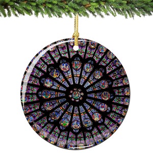Enfeite de Natal em Rose Window da Notre Dame em Paris, França, em Porcelana