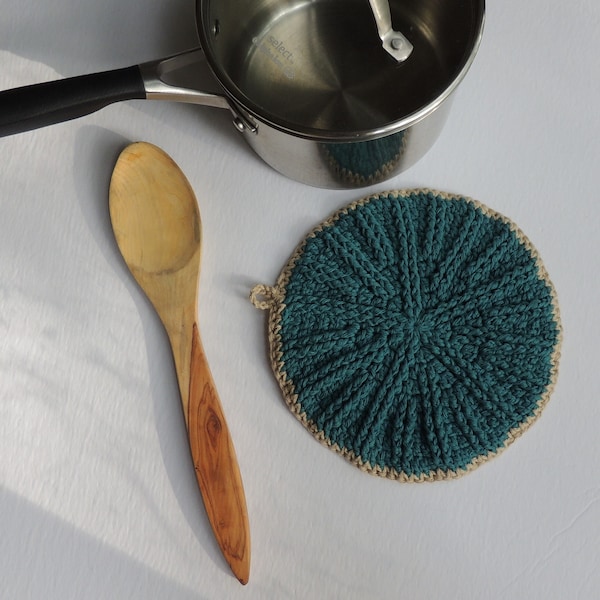 CROCHET PATTERN Sand Dollar Potholder / Crochet Potholder / Kitchen Accessories / Crochet Kitchen Items / Easy Crochet Pattern