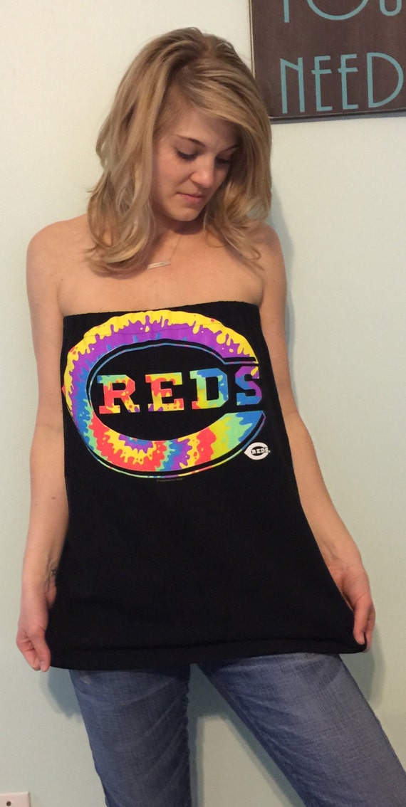 black cincinnati reds shirt