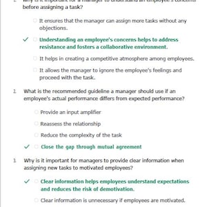 Könnte beinhalten: Ein Dokument mit dem Titel PGA Golf Management 3.0 Level 3 Exam, das drei Multiple-Choice-Fragen zu Managementpraktiken enthält. Jede Frage umfasst vier Optionen, wobei grüne Häkchen die korrekten Antworten für jeden Punkt markieren.