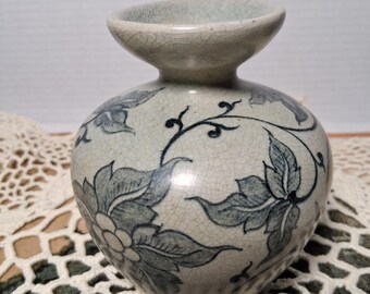 Vintage Asian-Inspired Rounded Bud Vase